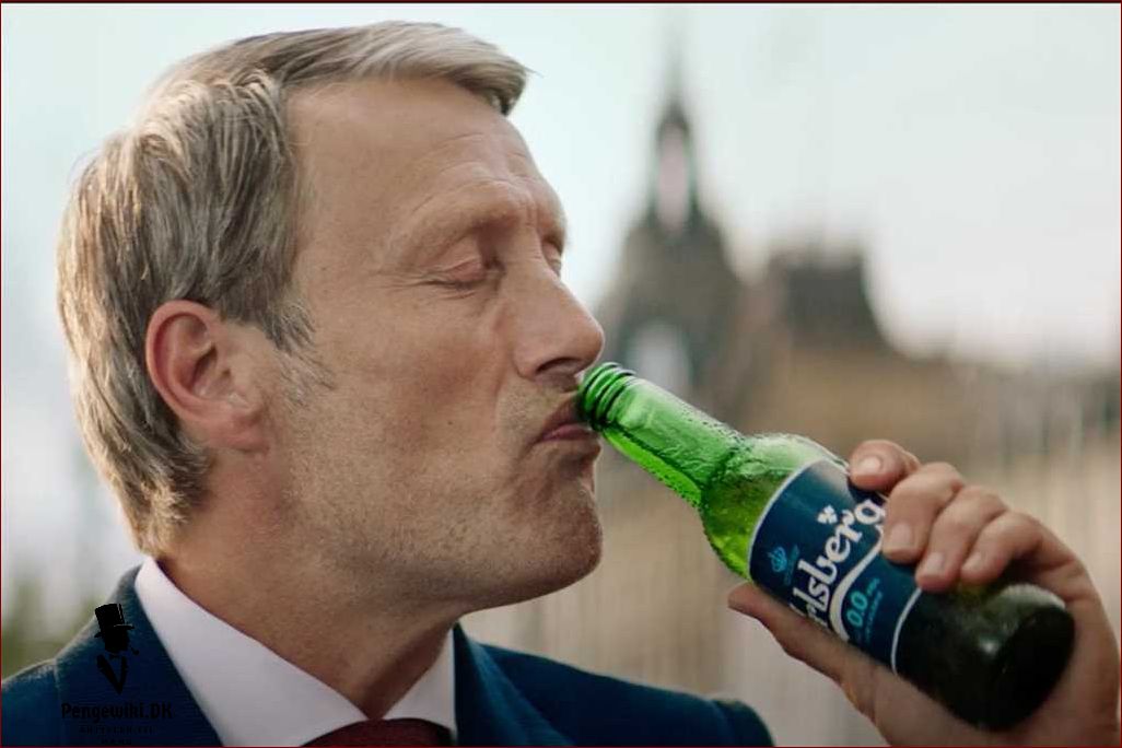 Mads Mikkelsen Carlsberg Oplev den ikoniske skuespiller i Carlsberg-reklamer